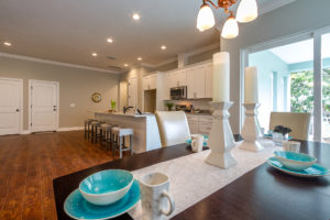 4416 W El Prado - dining & kitchen