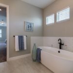 3916.5-N-Ridge-Ave-Master-Bath3