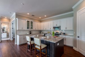 3916.5-N-Ridge-Ave-Kitchen1